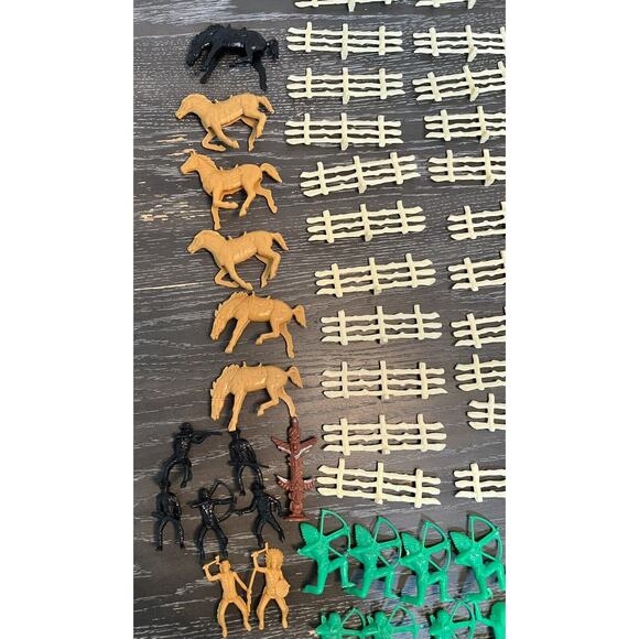 Plastic Western Cowboys Indians Horses And Fences, 100 Piece Lot Unbranded - Picture 5 of 16